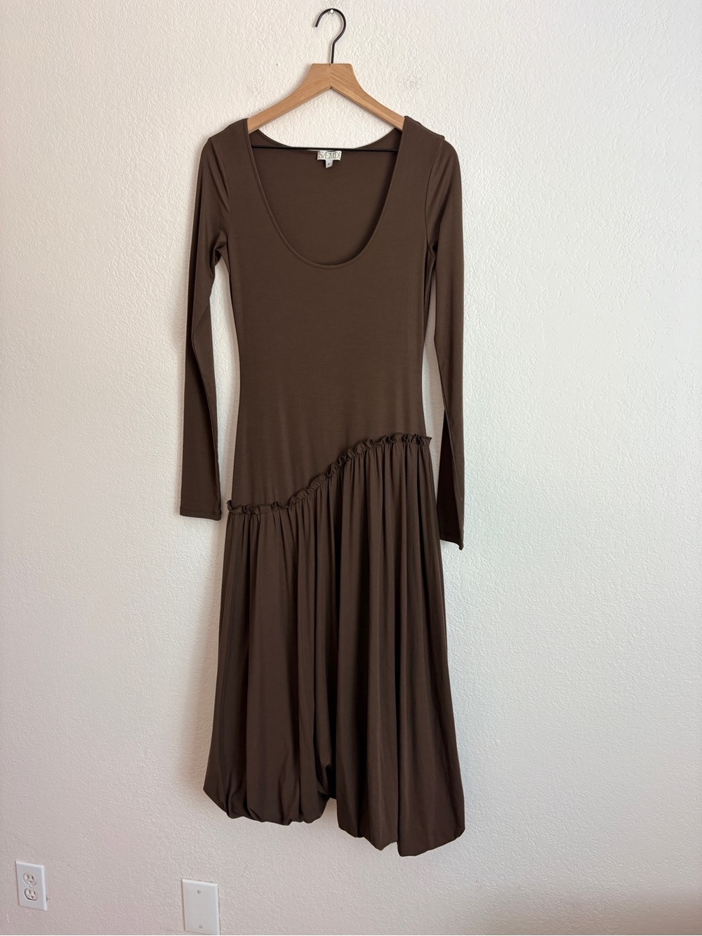 Saemdi Jeanette Chocolate Drop-Waist Midi Dress - Picture 12 of 12
